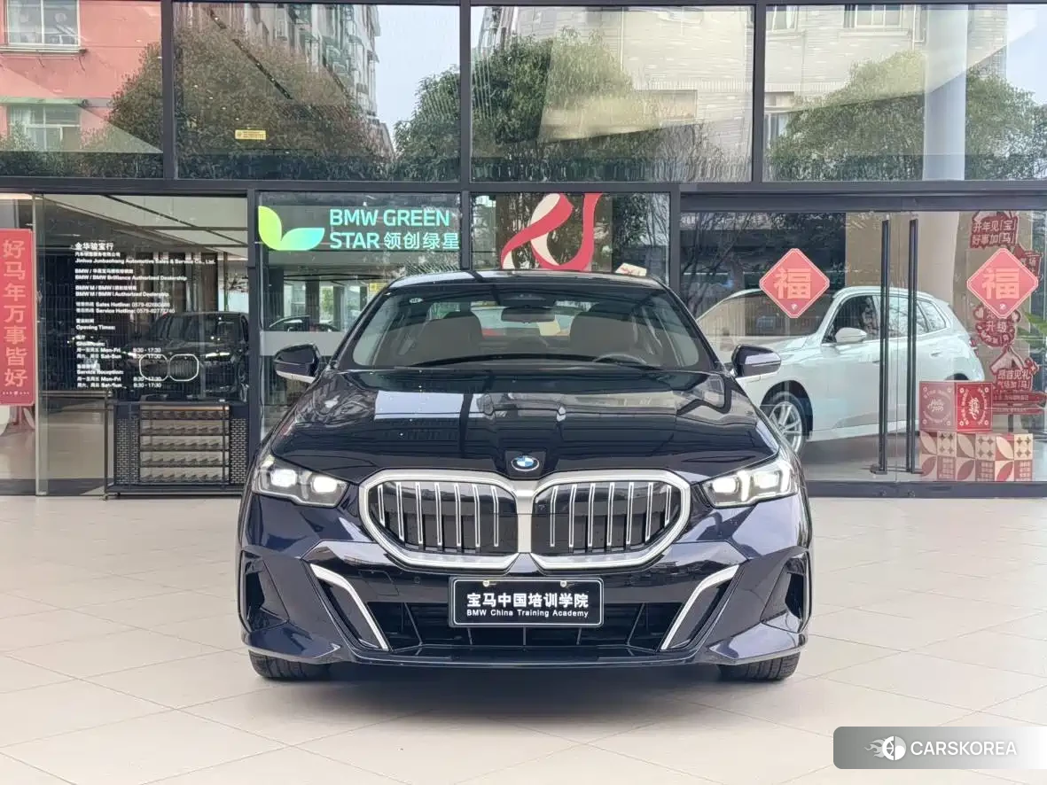BMW 5 series 2026 Черный из Китая, фото 3