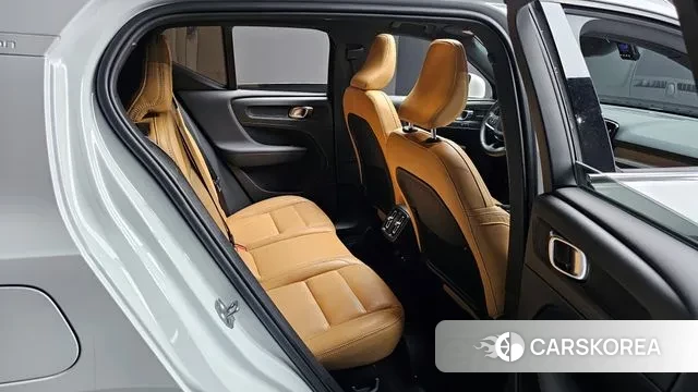 Volvo XC40 2018 Белый из Кореи, фото 3