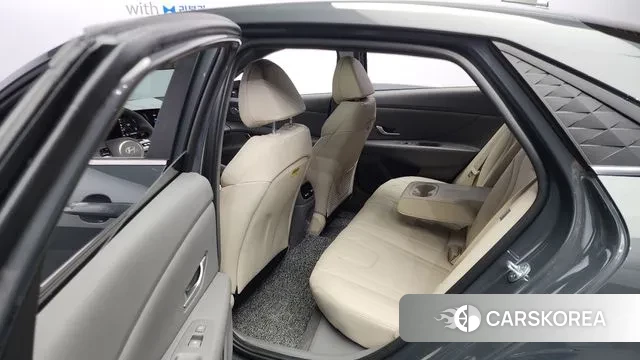 Hyundai The New Avante (CN7) 2023 Серый из Кореи, фото 3