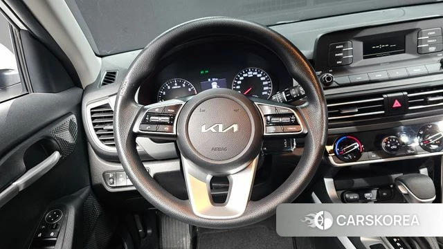 Kia Seltos 2022 Белый из Кореи, фото 3