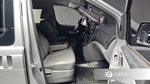 Hyundai The New Grand Starex 2018 Серебристо-серый из Кореи, фото 3