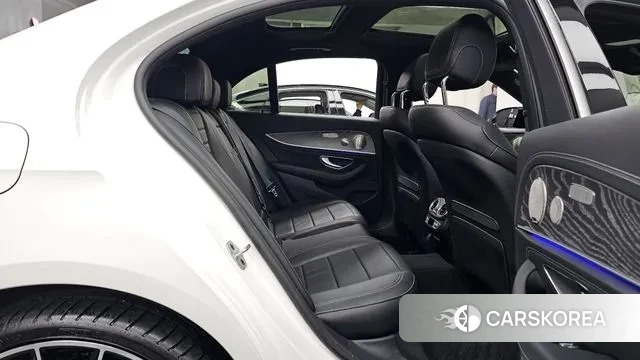 Mercedes-Benz E-Class W213 2023 Белый из Кореи, фото 3