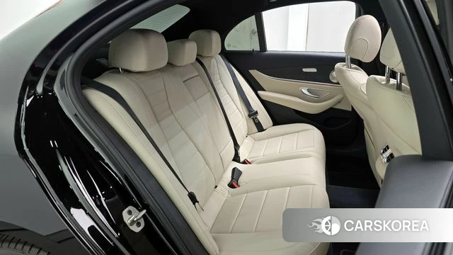 Mercedes-Benz E-Class W213 2023 Черный из Кореи, фото 3