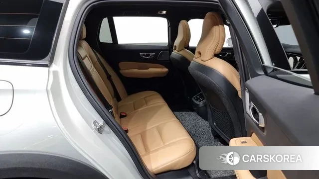 Volvo V60 Cross-Country 2nd Generation 2021 Серебристо-серый из Кореи, фото 3