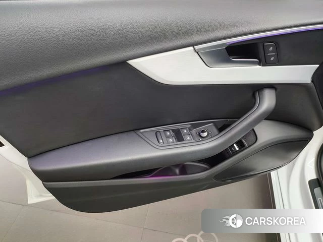 Audi A4L 2023 Белый из Китая, фото 3
