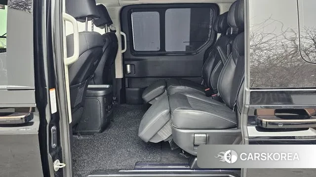 Hyundai Staria 2023 Черный из Кореи, фото 3