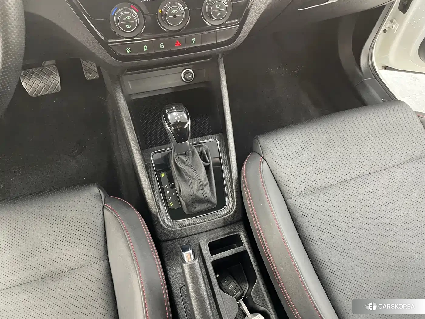 Skoda Komick 2022 Белый из Китая, фото 3