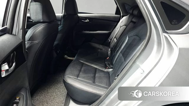 Kia The New K3 2nd generation 2024 Серебристо-серый из Кореи, фото 3