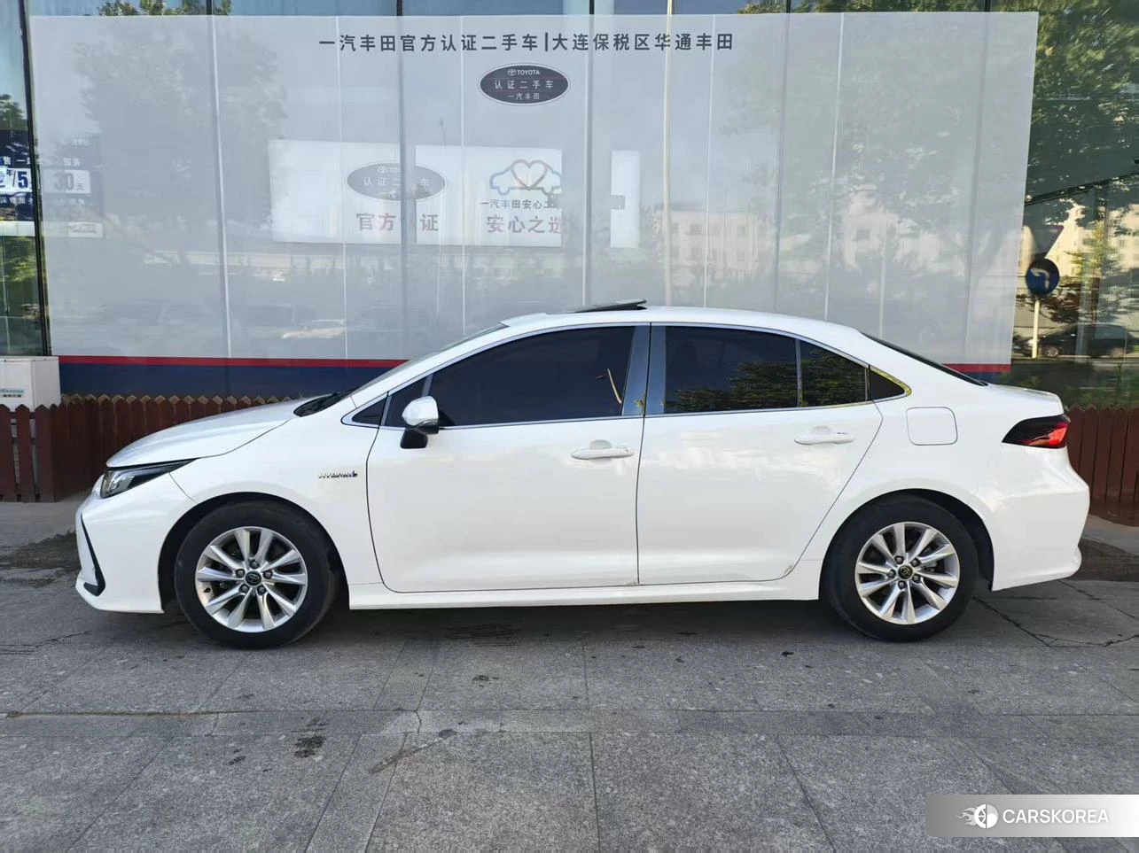 Toyota Corolla 2023 Белый из Китая, фото 3