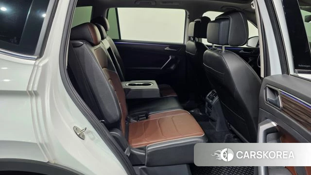 Volkswagen Tiguan Allspace 2022 Белый из Кореи, фото 3