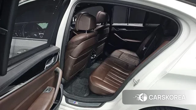 BMW 5 Series (G30) 2018 Белый из Кореи, фото 3