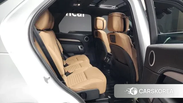 Land Rover Discovery 5 2025 Белый из Кореи, фото 3