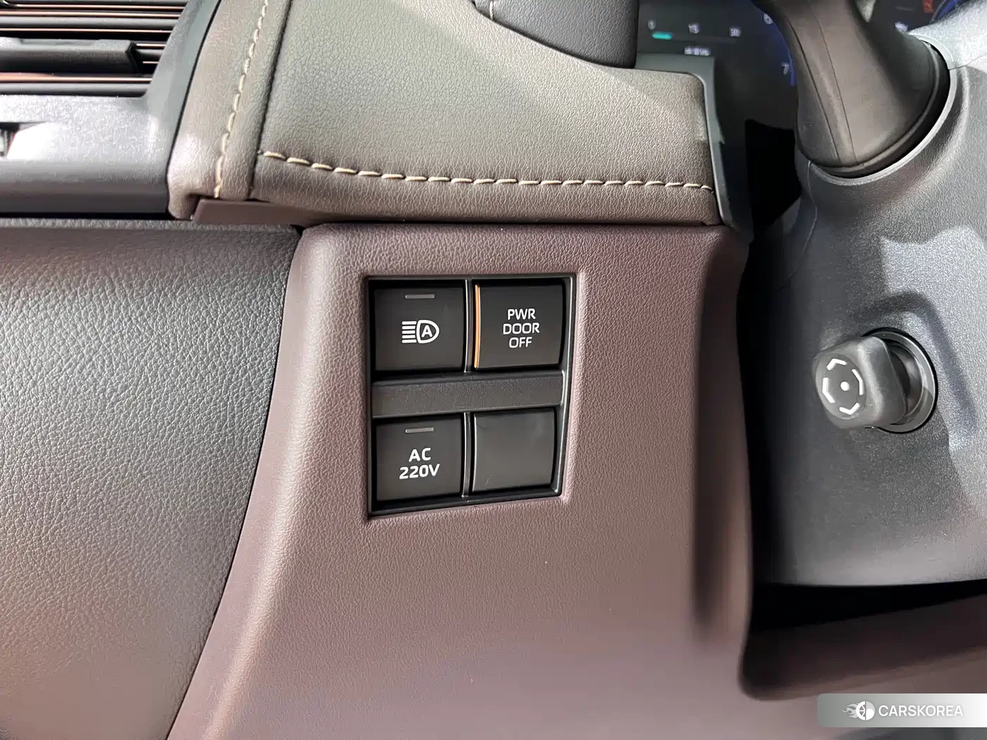 Toyota Alphard 2024 Черный из Китая, фото 3