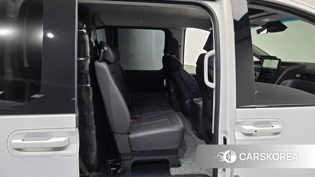 Hyundai Staria 2024 Белый из Кореи, фото 3