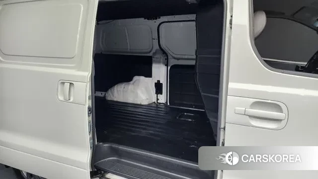 Hyundai The New Grand Starex 2018 Белый из Кореи, фото 3