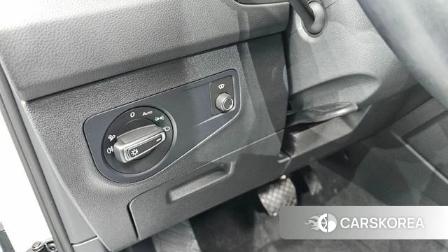 Volkswagen Tiguan second Generation 2022 Белый из Кореи, фото 3