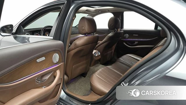 Mercedes-Benz E-Class W213 2019 Серый из Кореи, фото 3