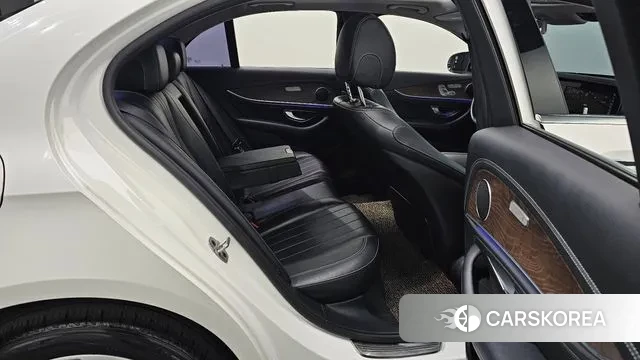 Mercedes-Benz E-Class W213 2019 Белый из Кореи, фото 3