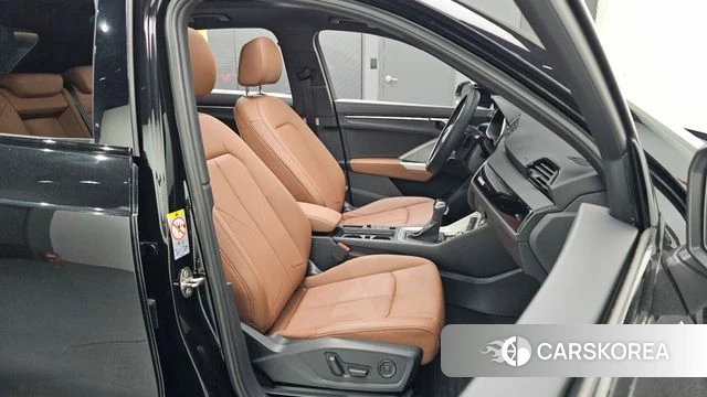 Audi Q3 (F3) 2025 Черный из Кореи, фото 3