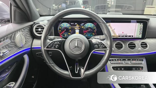 Mercedes-Benz E-Class W213 2022 Серый из Кореи, фото 3