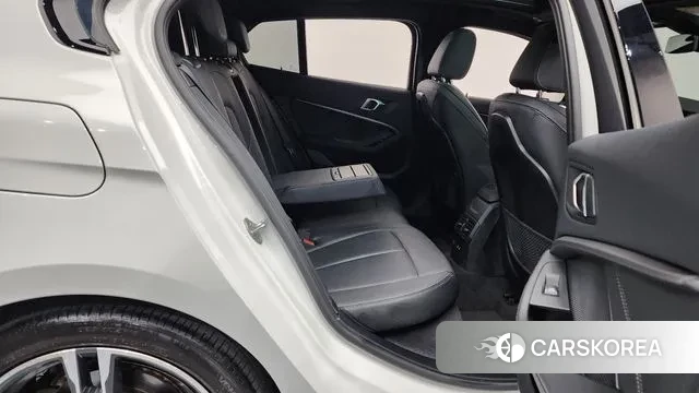 BMW 1 Series (F40) 2022 Белый из Кореи, фото 3