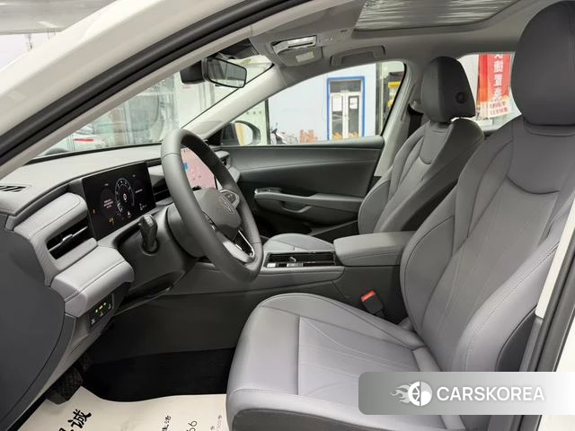 Volkswagen Lavida 2025 Серебристо-серый из Китая, фото 3