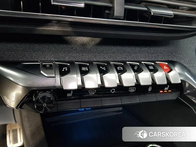 Peugeot 3008 second generation 2019 Белый из Кореи, фото 3