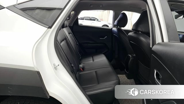 Hyundai Kona (SX2) 2023 Белый из Кореи, фото 3