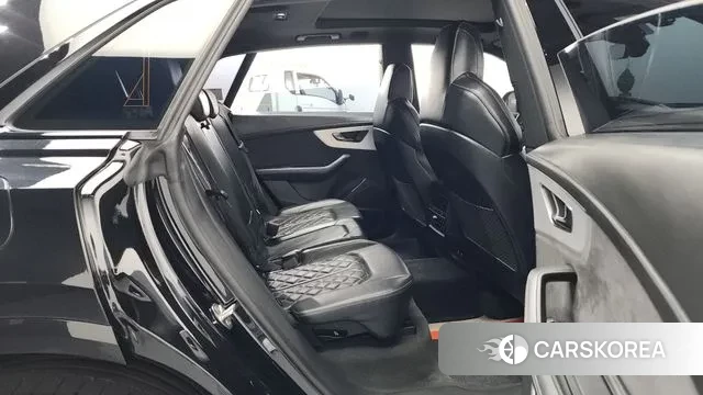 Audi Q8 (4M) 2023 Черный из Кореи, фото 3