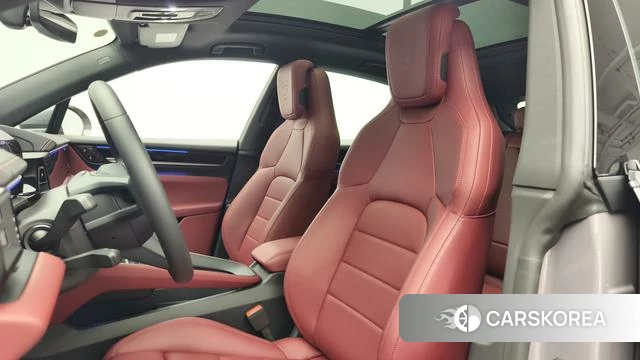 Porsche Macan EV 2026 Фиолетовый из Китая, фото 3