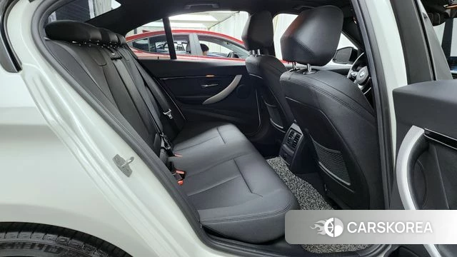 BMW 3 Series (F30) 2018 Белый из Кореи, фото 3