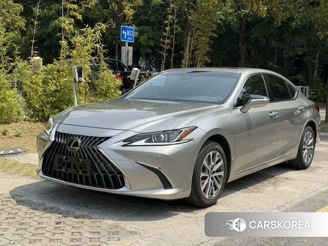 Lexus ES 2022 Серебристо-серый из Китая, фото 3