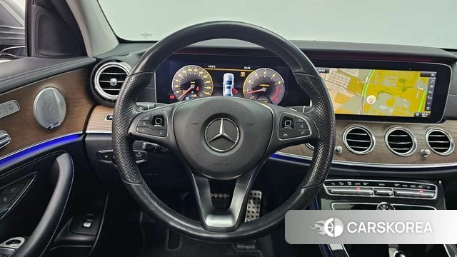 Mercedes-Benz E-Class W213 2018 Серый из Кореи, фото 3