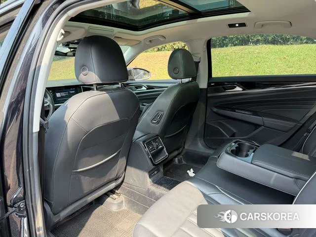 Volkswagen Passat 2022 Черный из Китая, фото 3