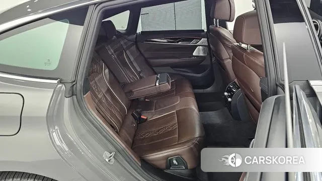 BMW 6 Series GT (G32) 2022 Серебристо-серый из Кореи, фото 3