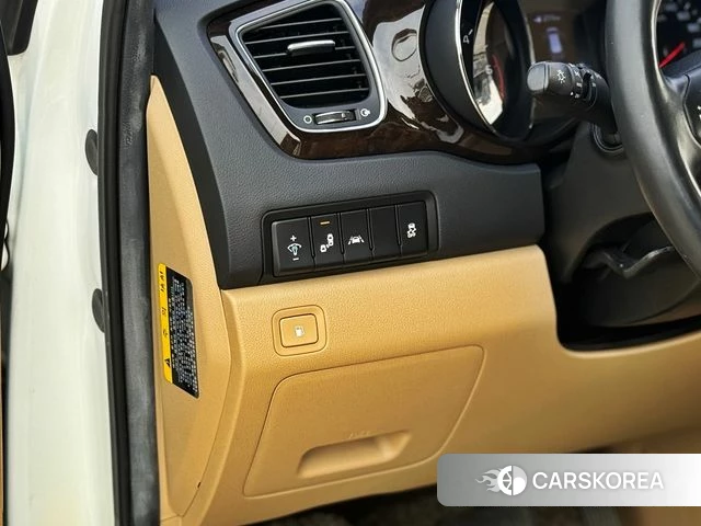 Kia The New Carnival 2018 Белый из Кореи, фото 3