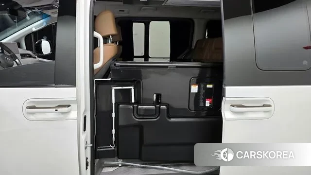 Hyundai Staria 2024 Белый из Кореи, фото 3