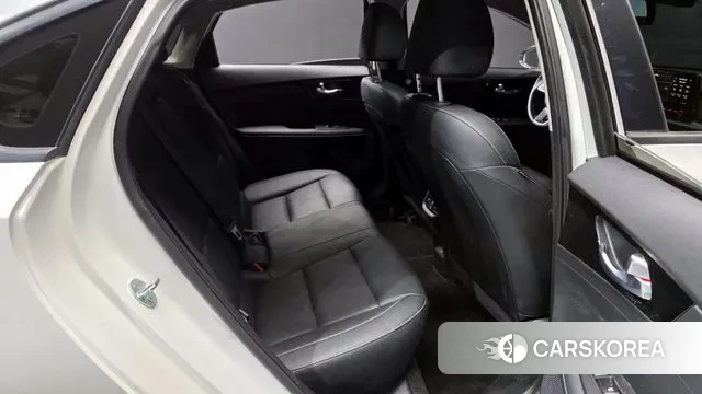 Kia The New K3 2nd generation 2024 Белый из Кореи, фото 3