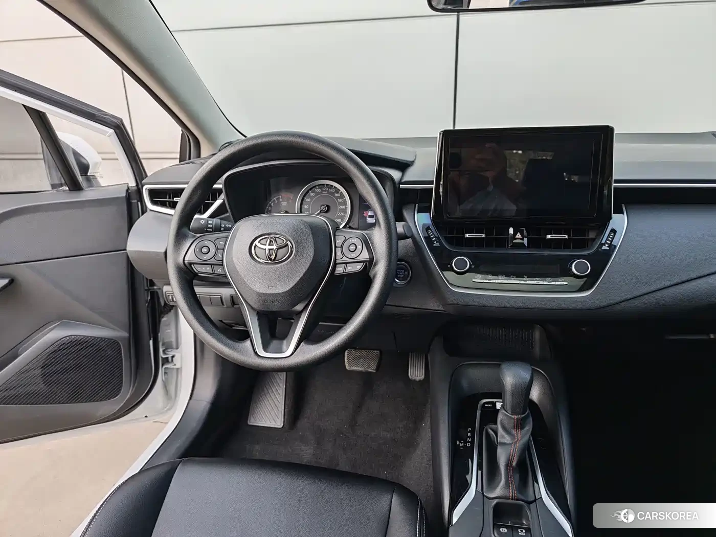 Toyota Corolla 2023 Белый из Китая, фото 3