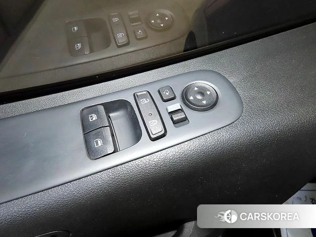 Hyundai Staria 2023 Серебряный из Кореи, фото 3