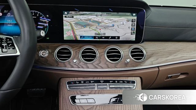 Mercedes-Benz E-Class W213 2023 Синий из Кореи, фото 3