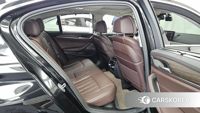 BMW 5 Series (G30) 2022 Черный из Кореи, фото 3