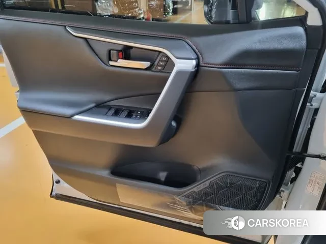 Toyota RAV4 5th Generation 2024 Белый из Кореи, фото 3