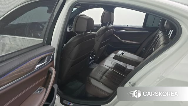 BMW 5 Series (G30) 2018 Белый из Кореи, фото 3