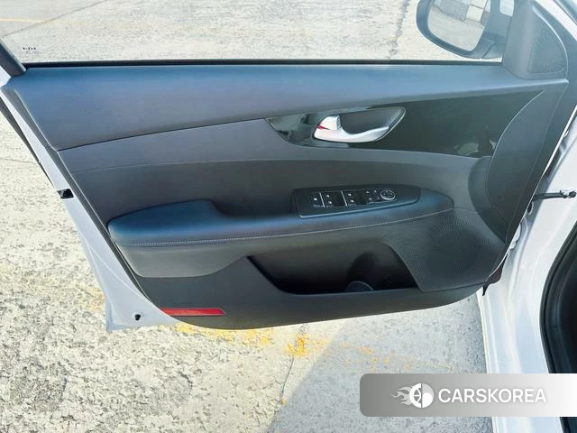 Kia K3 2022 Белый из Китая, фото 3