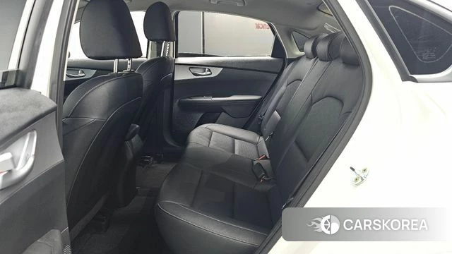 Kia The New K3 2nd generation 2022 Белый из Кореи, фото 3