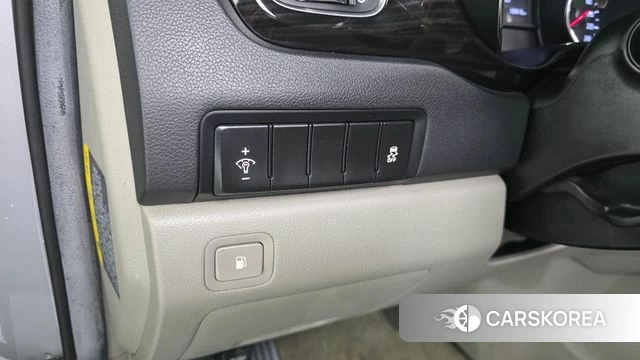 Kia The New Carnival 2018 Серебряный из Кореи, фото 3