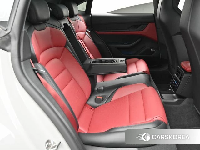 Porsche Taycan 2025 Белый из Кореи, фото 3