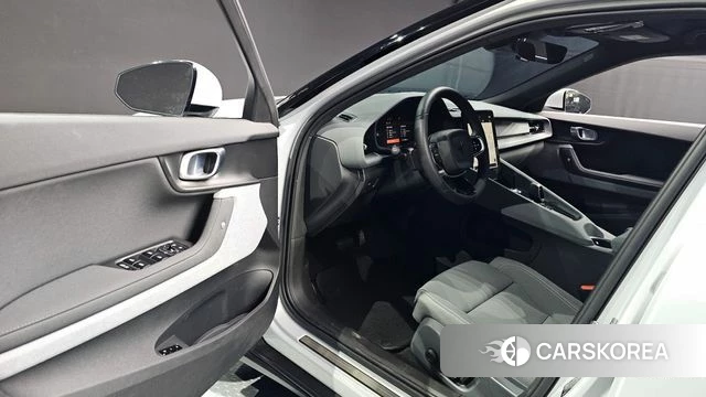 Polestar Polestar 2 2023 Серебристо-серый из Кореи, фото 3