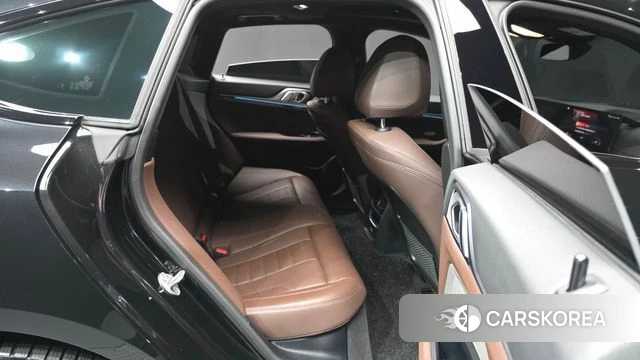 BMW i4 2023 Черный из Кореи, фото 3